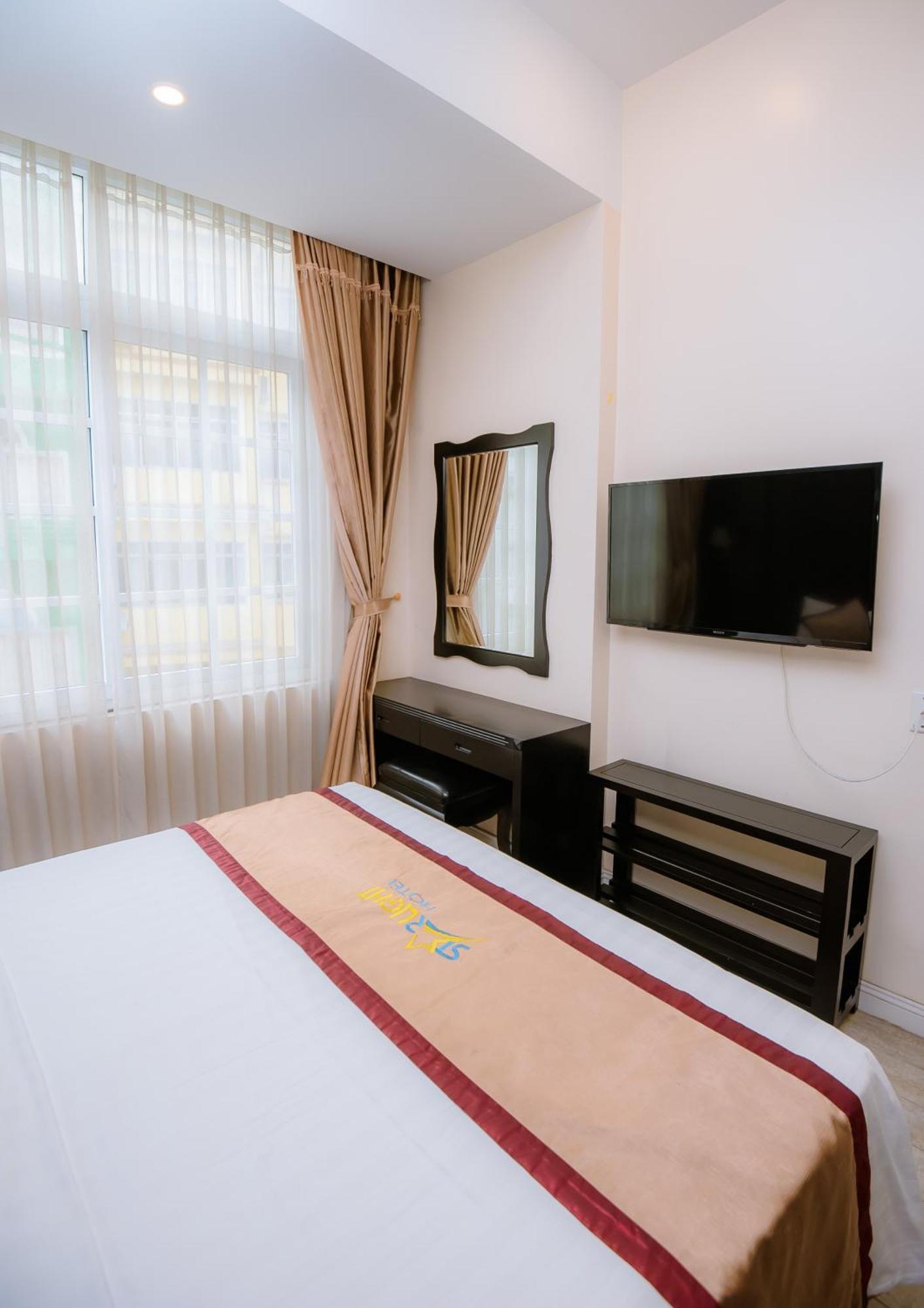 Halong Starlight Inn & Travel Ha Long Bagian luar foto